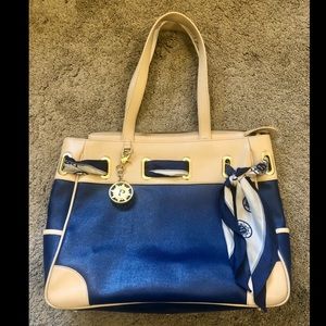 Parazul Large Scarf Shoulder Bag in Navy Blue